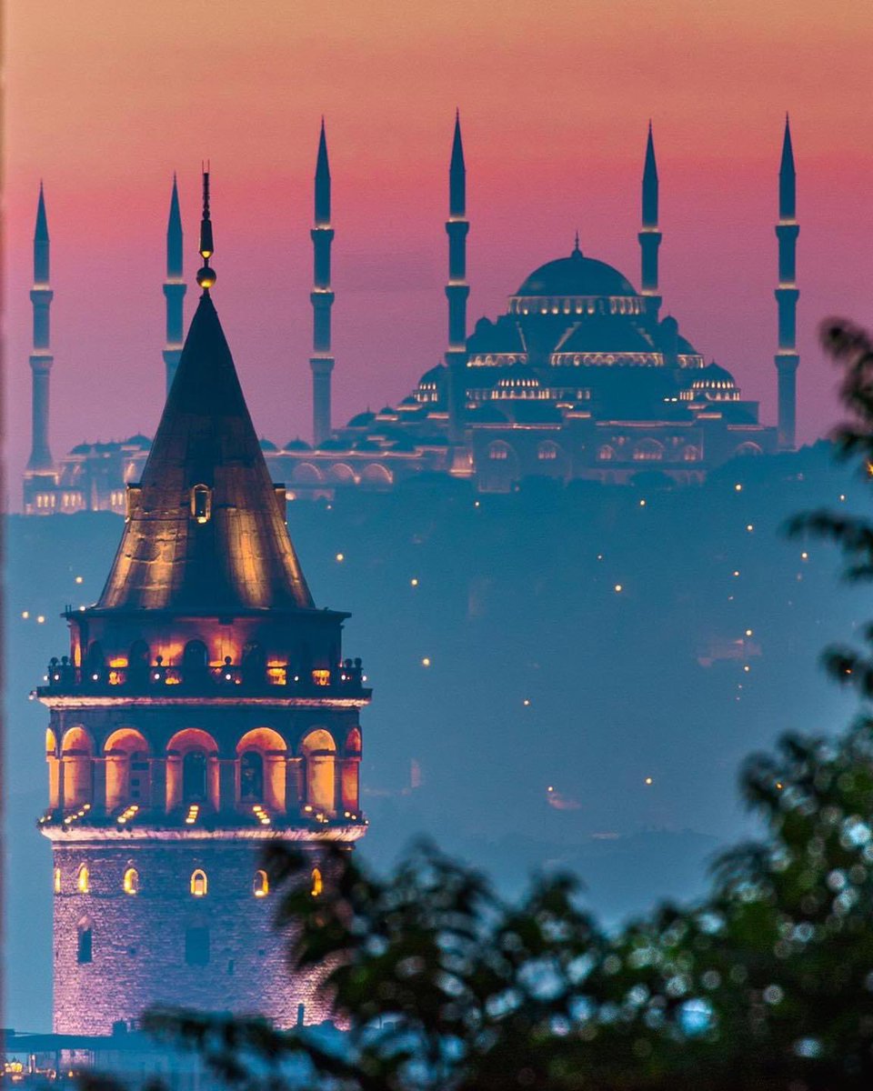 Dualarımızın kabül günahlarımızın affolunması dileğiyle... Kadir geceniz mübarek olsun.
