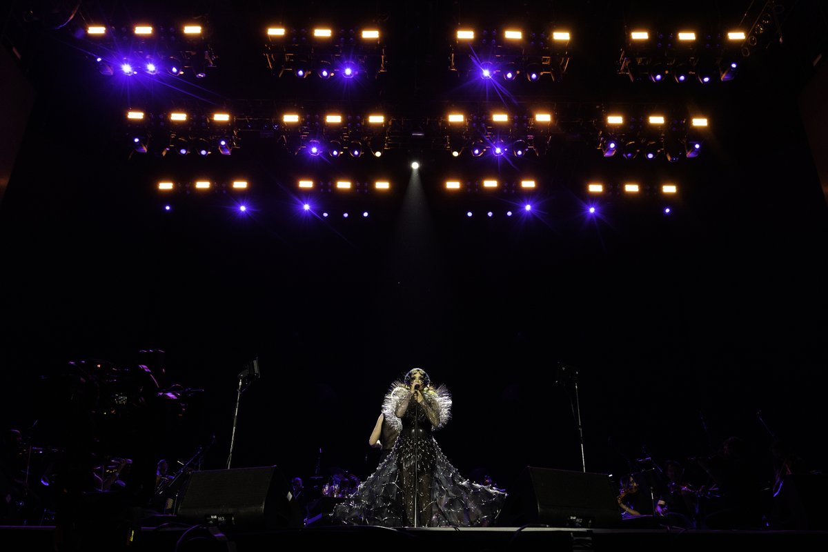 olirecords's tweet photo. @bjork last night at @coachella https://t.co/zrO7LNvsmc