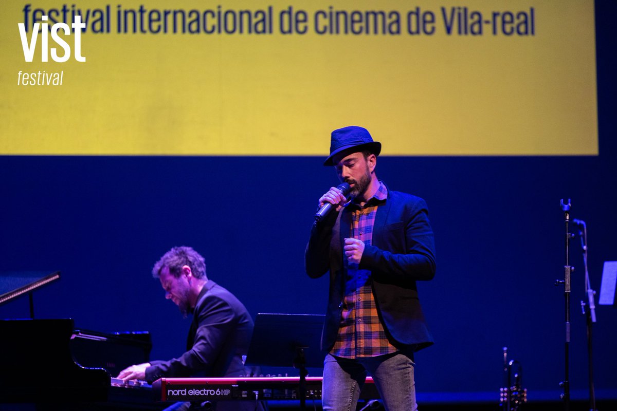 Encara estem superant la gala de cloenda 🤭

Gràcies, Doctor Seco, per fer-nos gaudir amb la vostra música i la veritat que hi ha darrere de cada cançó 🎶

#doctorseco #musicaenvivo #vistfestival #vist #vist2023 #festivaldecine