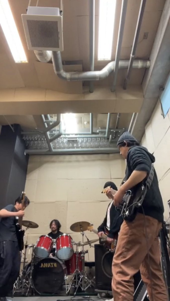 funky_kobajun's tweet image. 朝7:00から練習するハイテンションおじさん。
 #studioportrait