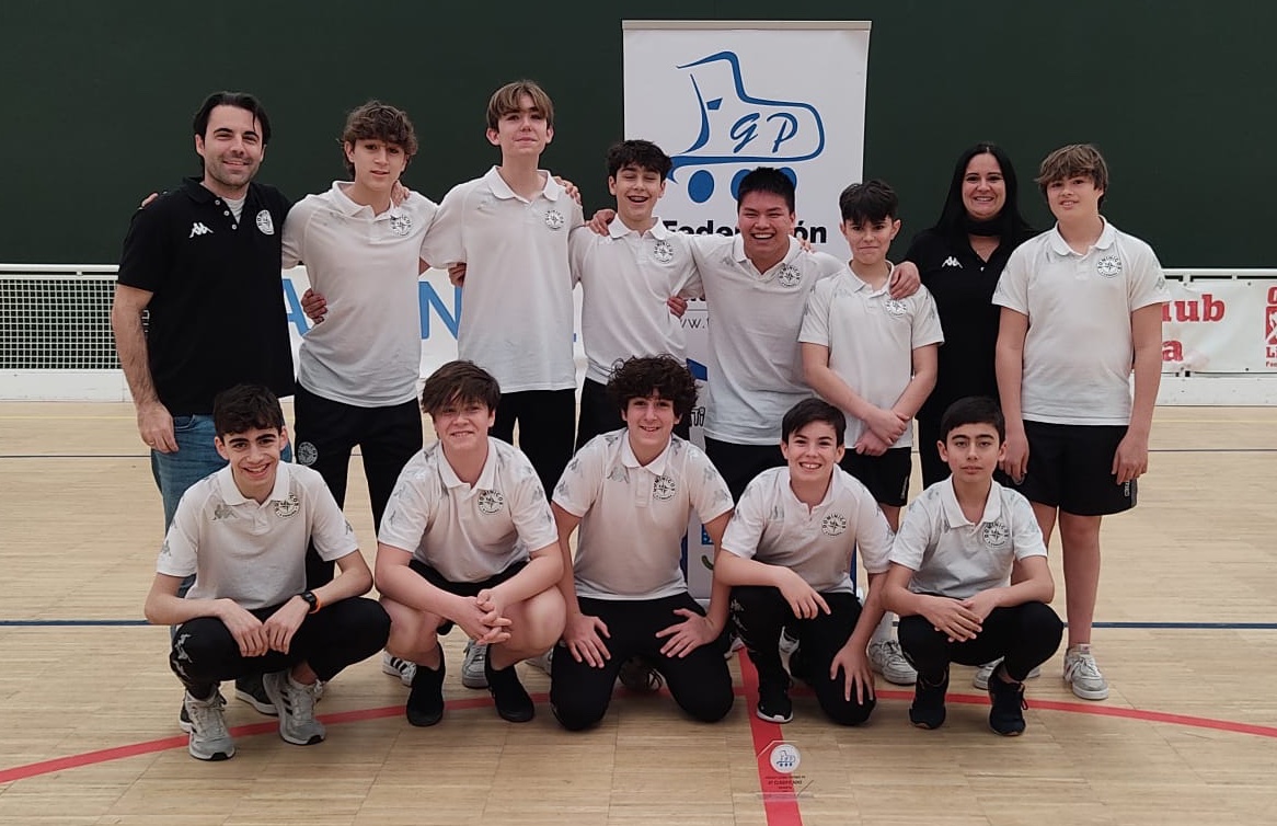 #hockeypatins 🏑
Compañía de María Azul Campión da F4 na categoría Infantil.

🔗info: fgpatinaxe.gal/compania-de-ma…

#eupatino #fgp #noticias #finalfour #deportegalego