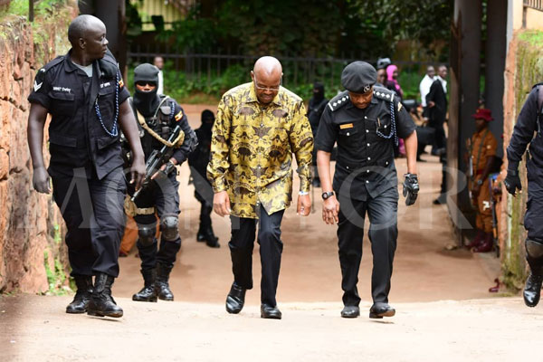 DailyMonitor's tweet photo. "I wish to submit that the accused is a Member of Parliament. He doesn’t only have responsibilities to his family but to the country as a whole. If he's denied bail, his family, constituency and ministry will be affected"–Lugoloobi's lawyer
#MonitorUpdates 
📸 @abubakerlubowa https://t.co/RNkRuwzH6K