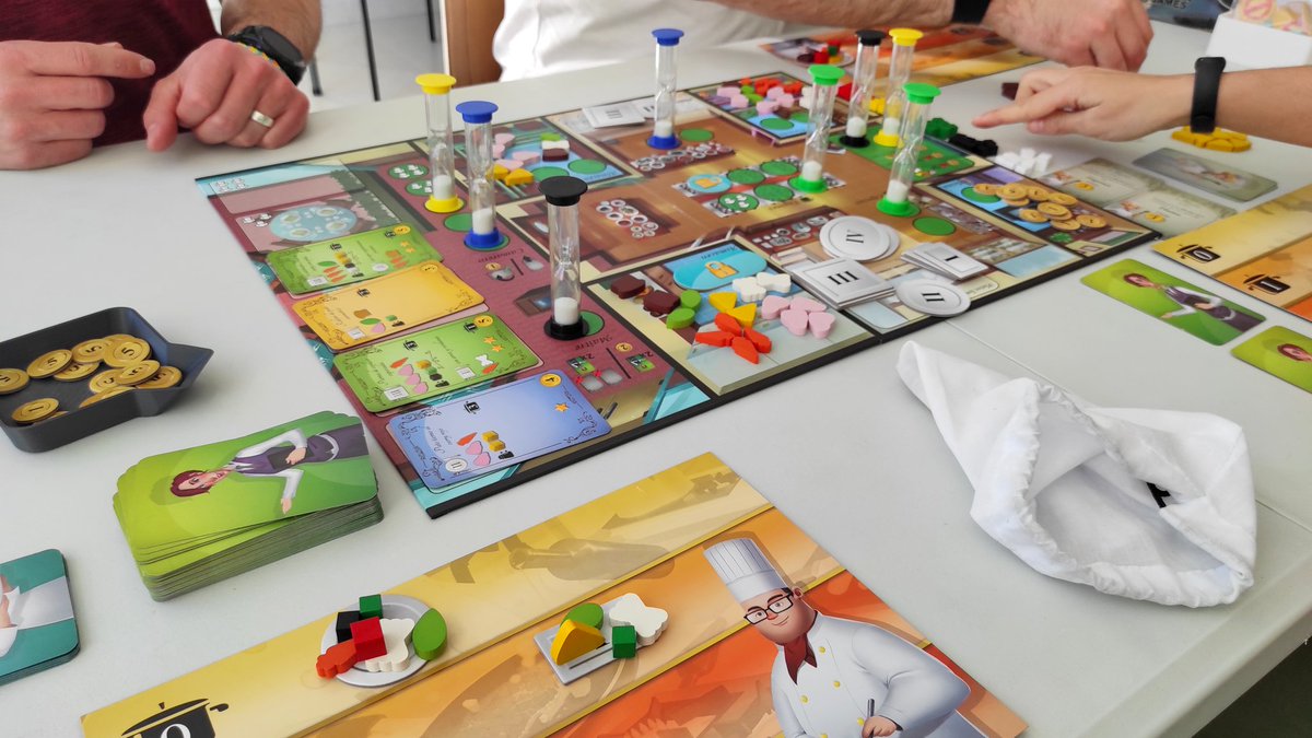 ElDailyToken's tweet image. Otra #QuedadaLudoducto! Nos fuimos de relajante #Picnic para coger energía para lo que nos esperaba en el frenético #KitchenRush y, aunque no fuimos capaces de conseguir nuestro objetivo, decidimos que nos merecíamos un poco de diversión en el parque de #MeepleLand! #juegosdemesa