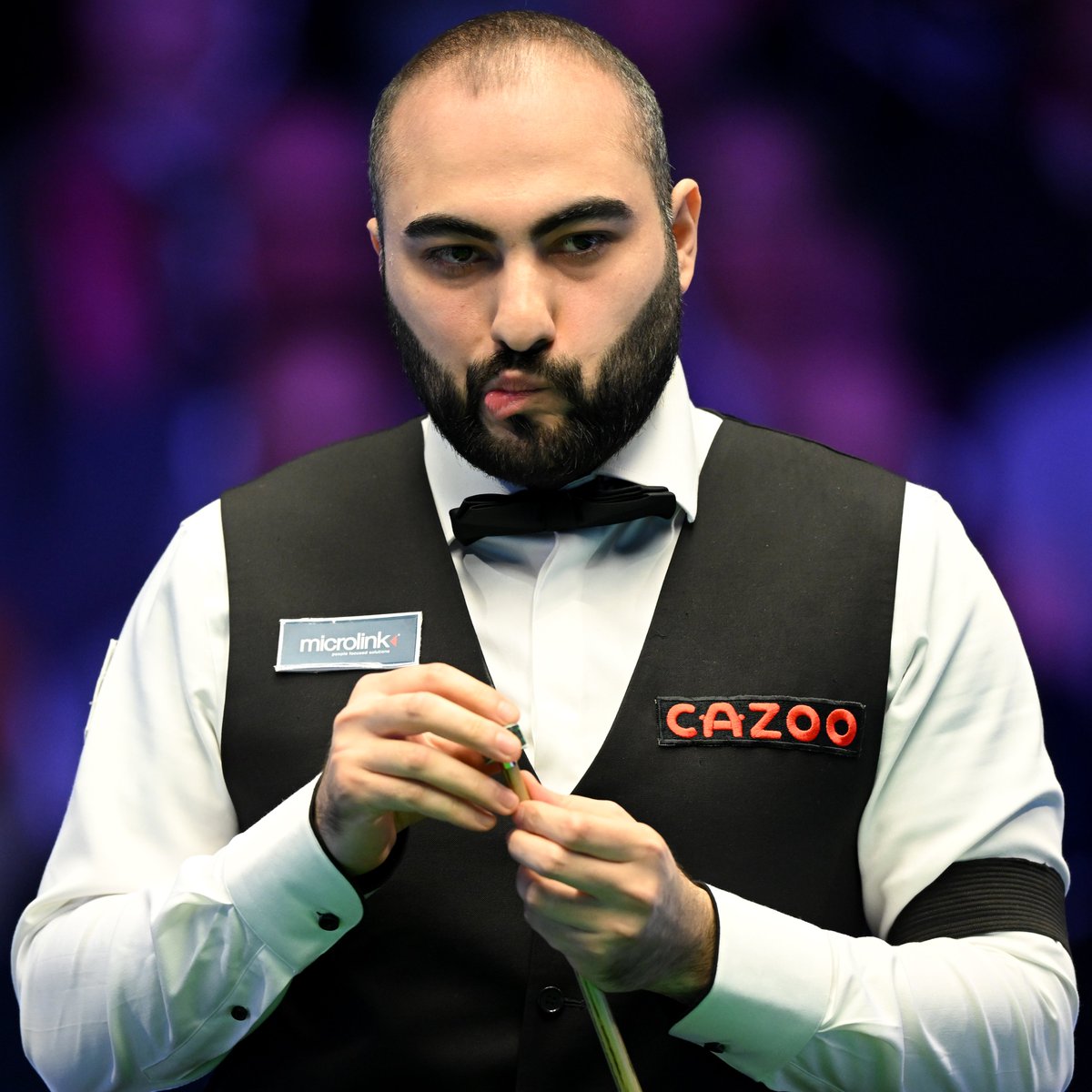 bet365's tweet photo. 2022:

Hossein Vafaei: "I think Ronnie O'Sullivan should retire, to be honest with you. He should retire and let the younger generation make the game bigger."

Ronnie O'Sullivan: "I have enough records - I won't go on about them as Hossein Vafaei might get the hump."

2023:

Ronnie O'Sullivan: "Hossein Vafaei, the man who said I should retire.

"I think he's learned to be quiet. Don't rattle my cage! I love it when people call me out but they're not going to say it now, they've realised it's not a good tactic."

Hossein Vafaei: "Ronnie O'Sullivan is a lovely person when he is asleep."

👀 The pair are set to meet at the Crucible on Friday.