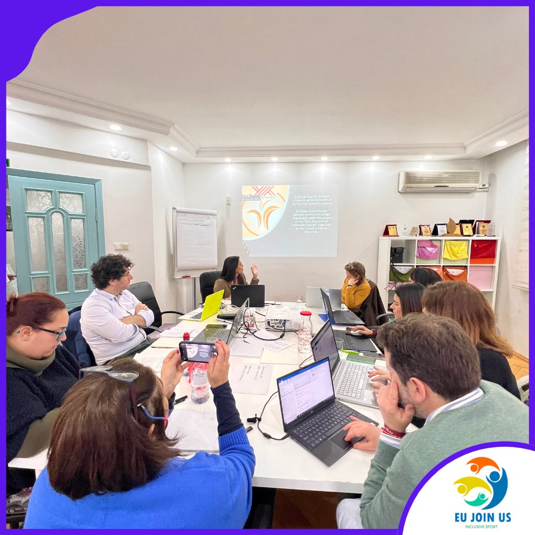 "Este grupo está muy comprometido con la creación del modelo de #DeporteInclusivo. En esta reunión, cada miembro aportó experiencia, lo que enriquece mucho trabajo. Actualmente, analizamos el deporte inclusivo en Europa", Naiara Alarcón, técnica de programas europeos <a href="/DownEspana/">DOWN ESPAÑA</a>