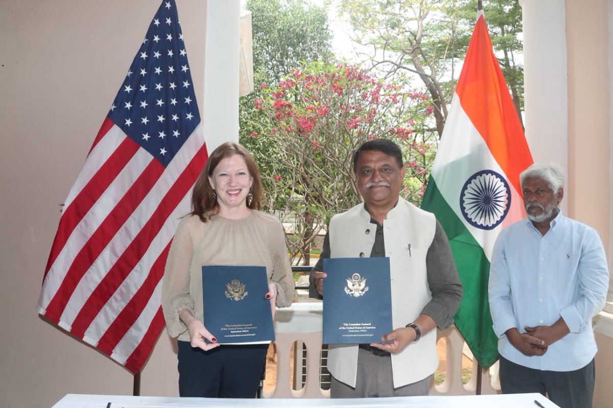The Paigah Palace in Chiran Fort Lane at Begumpet, which was earlier the office of US Consulate General, in #Hyderabad was formally handed over back to Govt. of Telangana.

#PaigahPalace #USConsulate