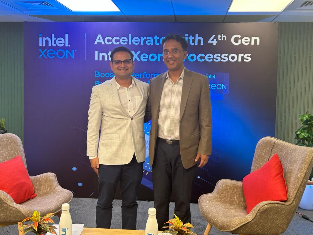 cloudthat's tweet image. Our CEO, Bhavesh Goswami (@bhav_gos), has recently been a part of an exciting event with industry leaders Sangeeta Roy, Director - Software &amp;amp; Services Partner at @intel  and Saumer Phukan, Director, Head - Customer &amp;amp; Partner Engineering at @intel. 

#IntelLaunch #ExcitingEvent