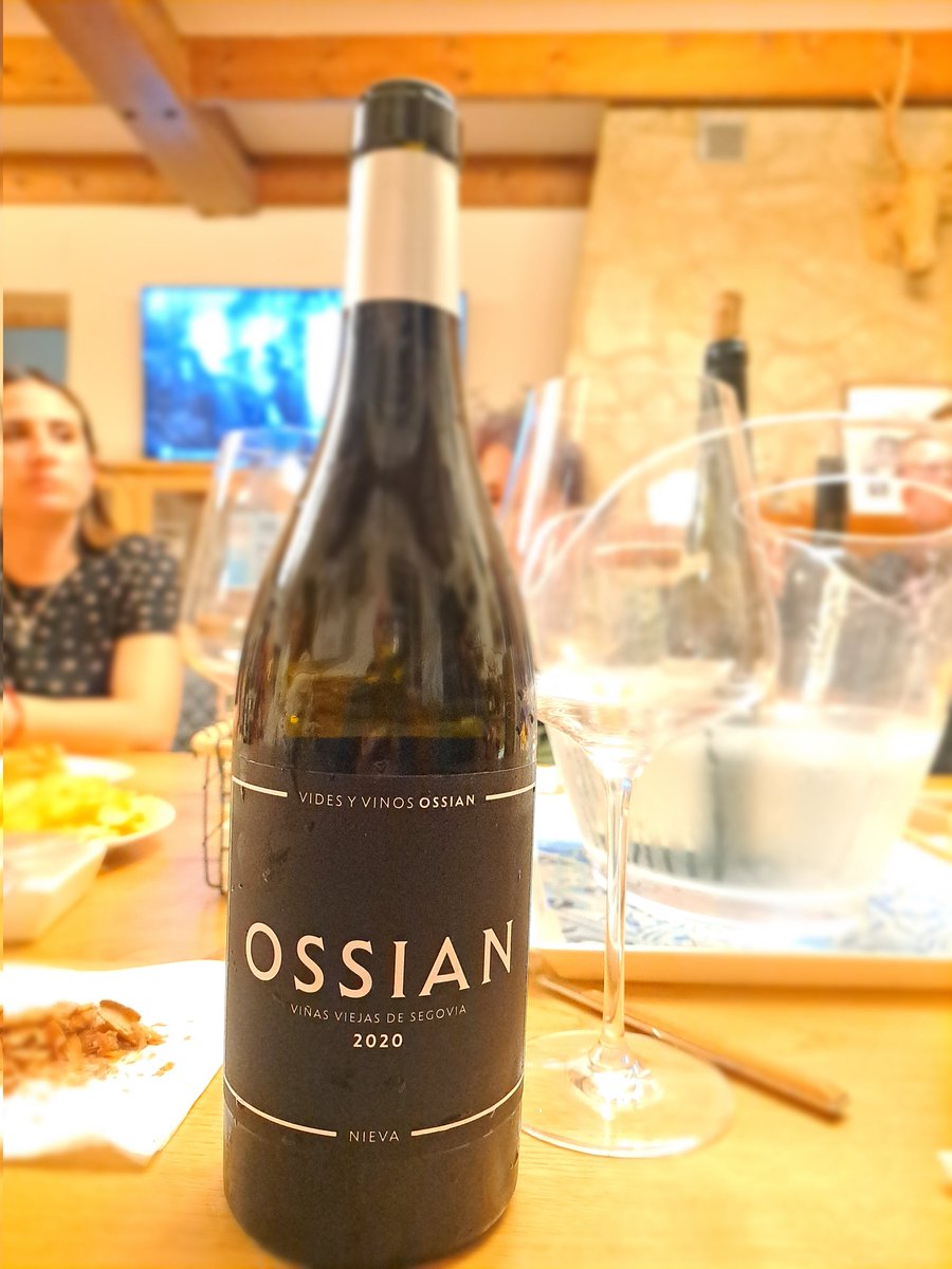 trentarruno's tweet photo. Día 106
Un día, un vi
Ossian 2020
.
.
@OssianVinos
@almacarraovejas
@mcruarua1
@Jjpower98
@RacodAnna
.
.
#dia106 #undiaunvi #verdejo #castillayleon #racodanna #campdelx https://t.co/NWgIg98vCM