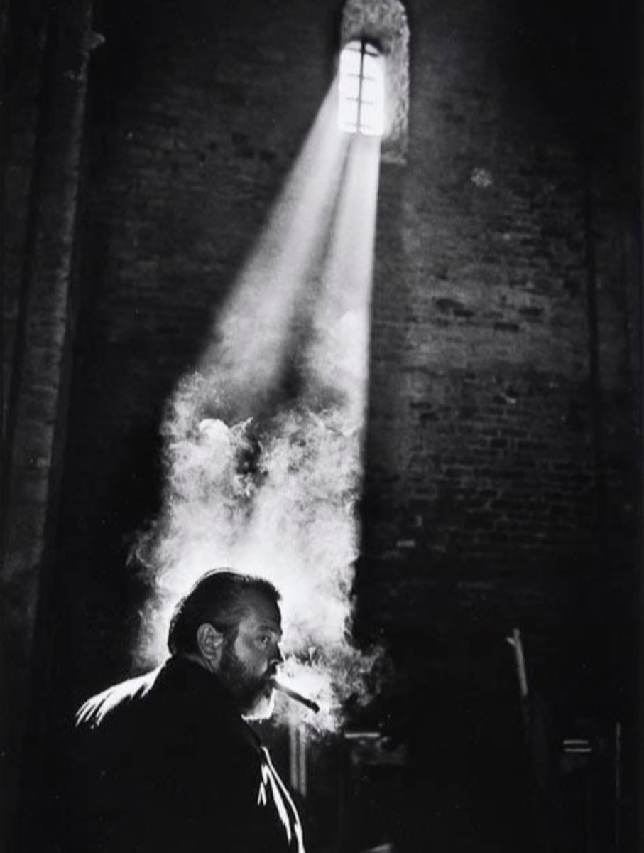 Jen3nfer's tweet photo. Still the greatest picture of Orson Welles ever. https://t.co/wDrizstGvh