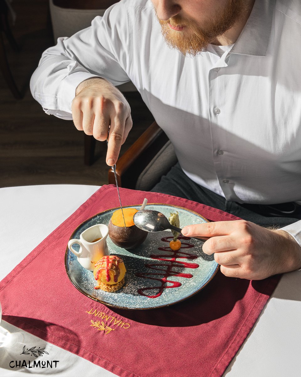 Chalmontsa's tweet photo. Treat yourself to some decadent dessert 🤩

#FineDining #ChalmontKSA #France #Dessert #Riyadh #FrenchRestaurant #KAFD https://t.co/i8eS3PZyLm