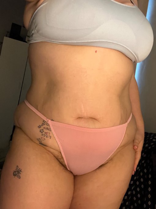 Thick girls are the only way 😏 more content on my OF!! just look me up 💋 https://t.co/9qNlOqfha8