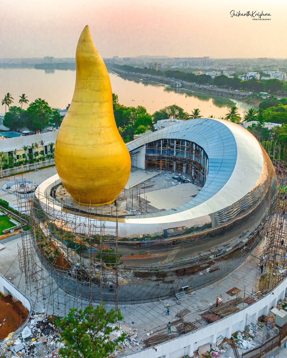 Telangana Martyrs Memorial, Hyderabad. It is believed to be the world's largest 'seamless stainless steel structure'. @KTRBRS @KonathamDileep @TelanganaCMO @HiHyderabad @GadwalvijayaTRS @Hyderabad1st @HyderabadMojo @bbcnewstelugu @DJIGlobal