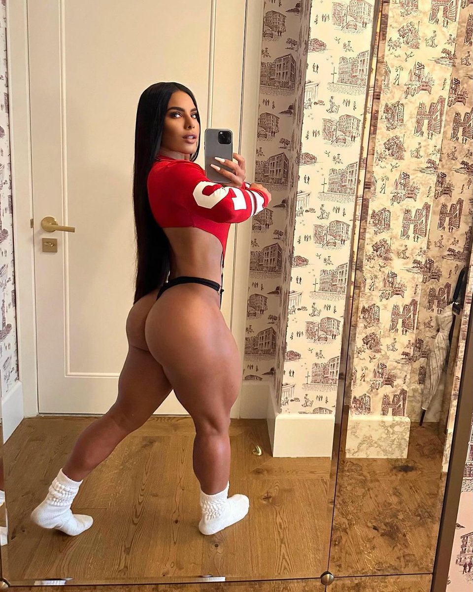 ChillFit on Twitter: "Yarishna Ayala IG @yarishna"