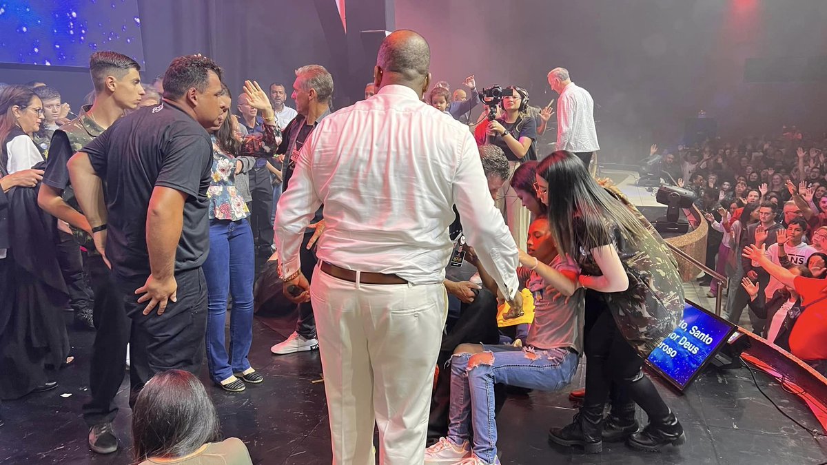 Archevêque A. KANKIENZA MUANA MBOO Officiel tweet media