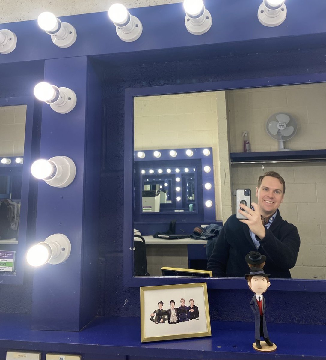 Big shout out to the super supportive and talented <a href="/coloursinsky/">Megan</a> a big <a href="/MousetrapLondon/">The Mousetrap</a> and <a href="/mischiefcomedy/">Mischief</a> fan. With creative skills to boot! thanks for my MinimeGiles and Magicgoeswrong Art. (2nd try’s a charm)