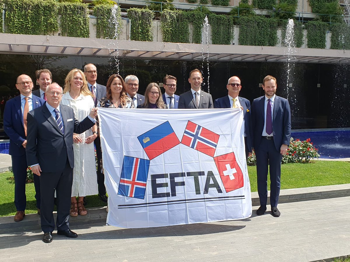 hubertbuechel's tweet photo. @EFTAsecretariat @IngibjIsaksen77 @thorgkatrin @aptrinelise @enussbi @HPPortmann @FBP_FL @sbjoernstad @Mitte_Centre @SVPch Now with all participants 😉 https://t.co/WwscMOH6br
