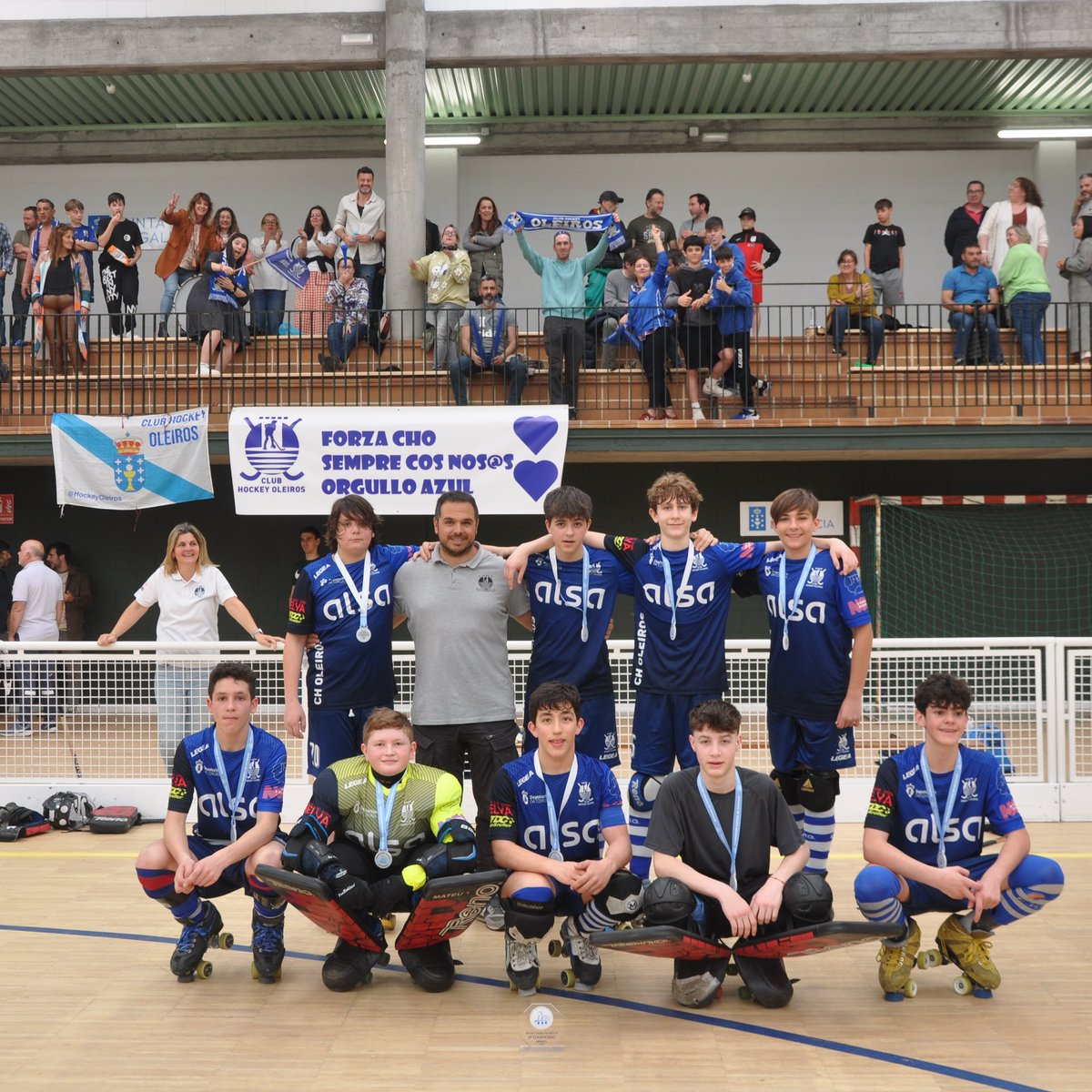 💥 SUBCAMPIÓNS DE GALICIA EN CATEGORÍA INFANTIL 22-23 💥

💙🏑💙🏑💙

Sempre cos nosos... #ForzaCHO 

 #hockeysobrepatines #hockeypatines #hoqueipatins #skateroller #oleiros #deporteoleiros #deportegalego