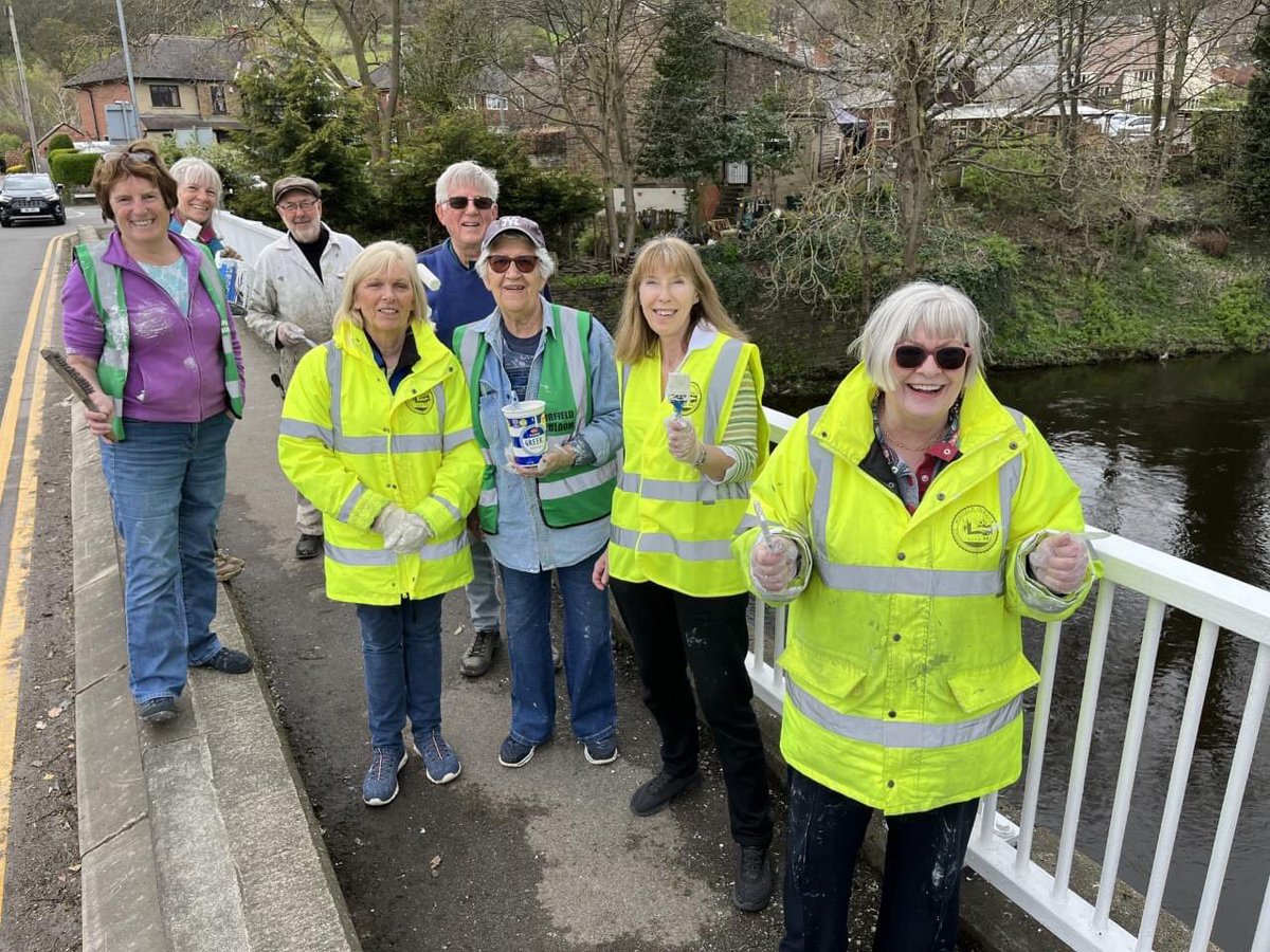 mirfieldinbloom's tweet photo. Some Mirfield in Bloomers just finished something slightly different....Bridge painting.....Our town is situated on a a river and a canal...so we’ve cleaned and painted various bridges ready to showcase our floral troughs that can be seen from road and canal https://t.co/hdVzhHnJ8v