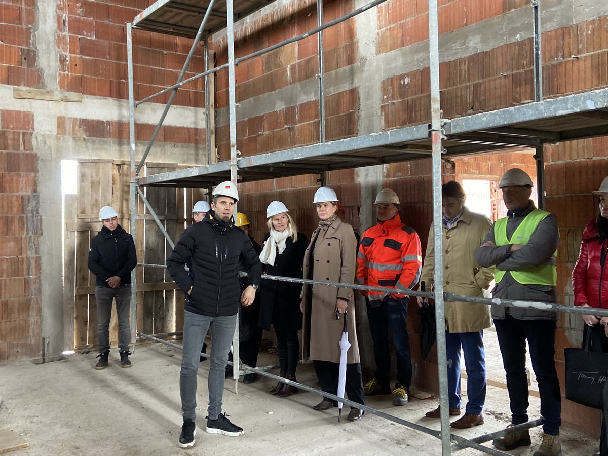 Proud Swedish 1 million BAM grant and <a href="/EIB/">European Investment Bank</a> loan together with local co-financing is enabling construction of wastewater treatment plant in Tomislavgrad in line with EU standards. 

Great visit w <a href="/EIB/">European Investment Bank</a>, Mayor Buntić and fellow EU ambassadors from 🇫🇮🇸🇮🇪🇺

#TeamEurope #EU2023SE