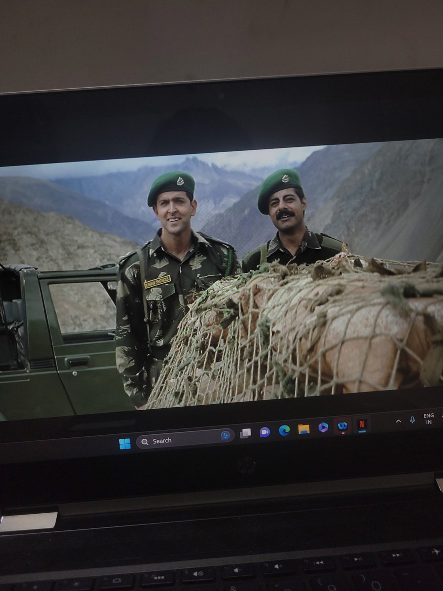 srishhtea_'s tweet photo. Lakshya remains one of the most underrated Army movies ever made. I find myself in awe everytime I watch it. Fine work by @iHrithik 

#cinemagic https://t.co/EdpO1zuIOv