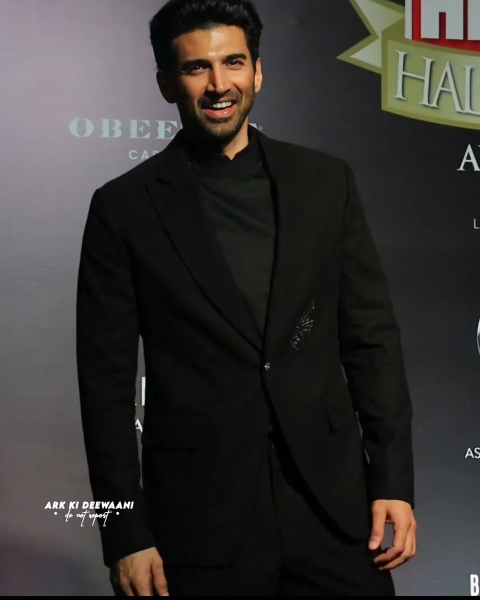 Ark_ki_deewaani's tweet photo. #AdityaRoyKapur at #HelloHallOfFame Awards in Mumbai. https://t.co/a9GwXUPYjV