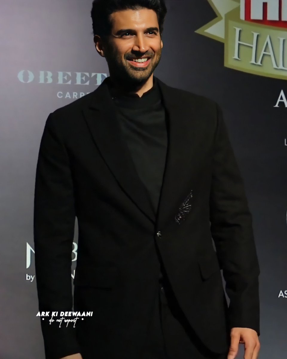 Ark_ki_deewaani's tweet photo. #AdityaRoyKapur at #HelloHallOfFame Awards in Mumbai. https://t.co/a9GwXUPYjV