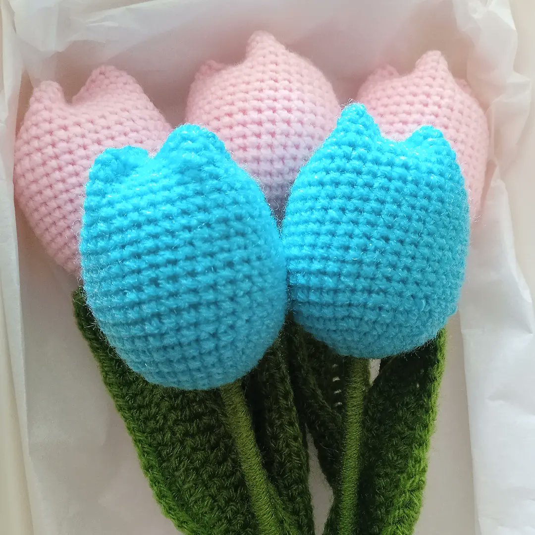 Sir3naTatuada's tweet photo. Este mes nos pidieron tulipanes tejidos en lana para regalar por aniversario de bodas 😍😍

Los últimos se fueron a Chimbote, muchas gracias por la confianza y cariño ❤️
Pueden seguir la cuenta de Instagram donde hay más fotos de lo que hacemos.

https://t.co/kThTvOlkfo https://t.co/TPuvjtIHmQ