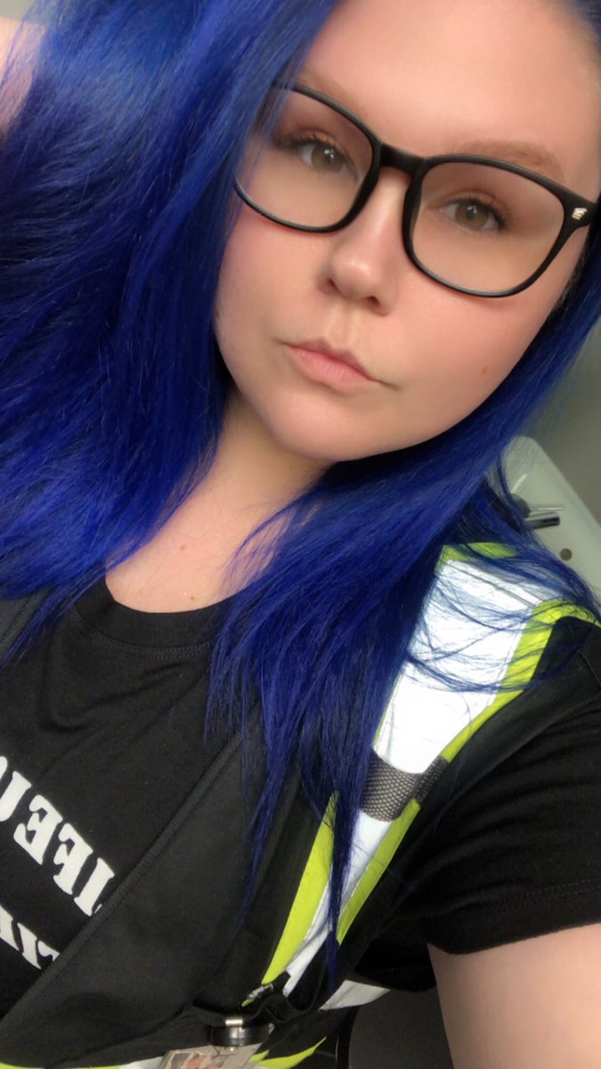 40 is getting closer and closer #curvy #over30 #momlife #plussize #bluehair