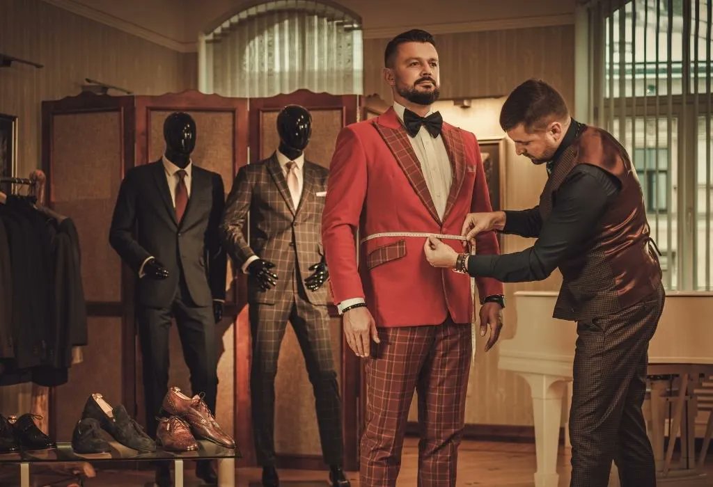 Is it possible to learn how to dress a man with a big belly and stay stylish without compromising comfort? Absolutely!  >>> realmenrealstyle.com/beer-belly-sty…