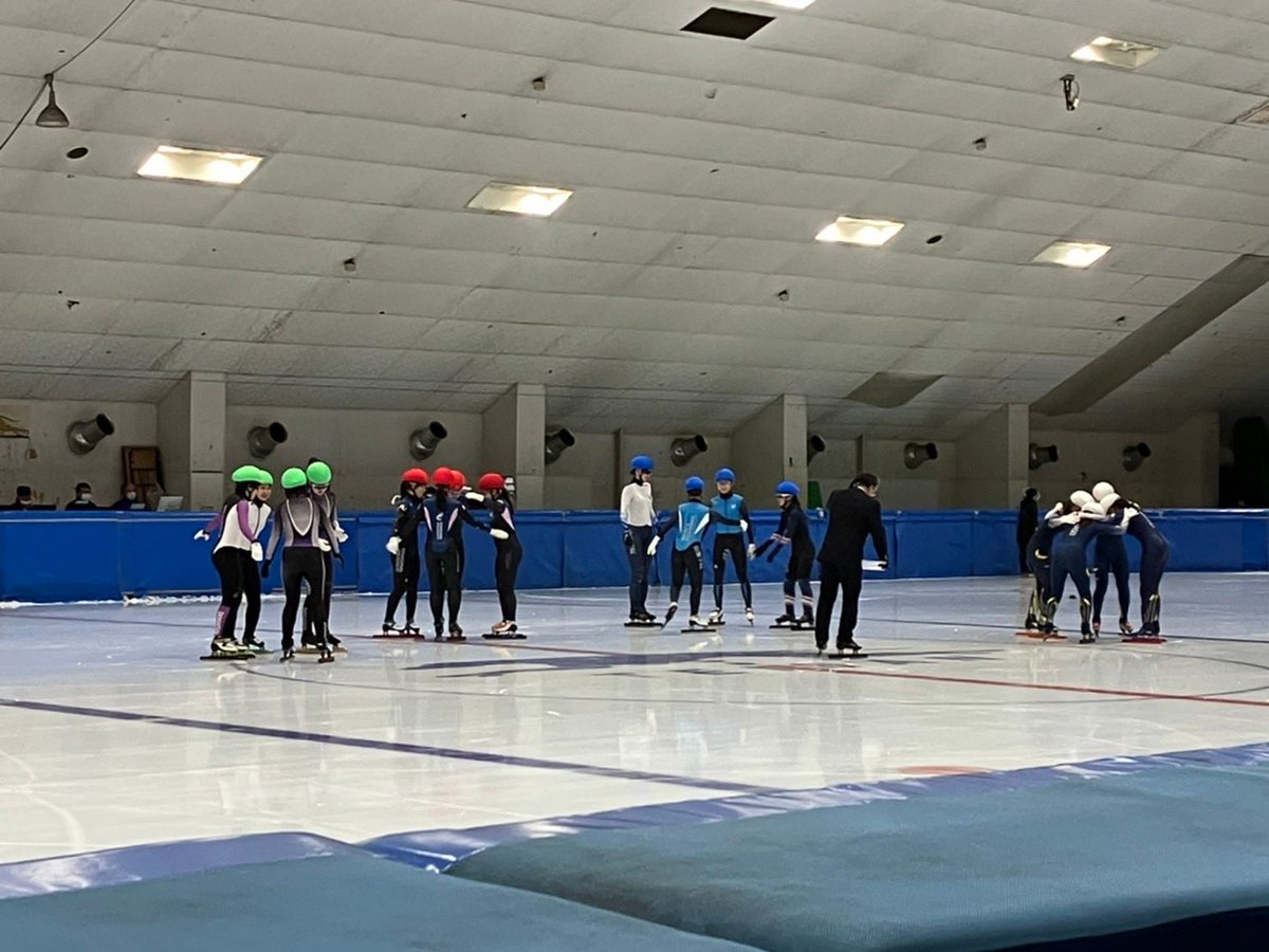 DU_SSC's tweet photo. 〜年間スケジュール〜
【10月編】
10月は日本学生氷上競技選手権大会（通称インカレ）があります！全国のスピードスケート部の大学生が集います。

【11月編】
11月〜3月は京都アクアリーナで週3回氷上練習を行います🧊シーズンインのため、試合の数も増え、氷上で滑る機会が多くあります。 https://t.co/2P0GKxevHG