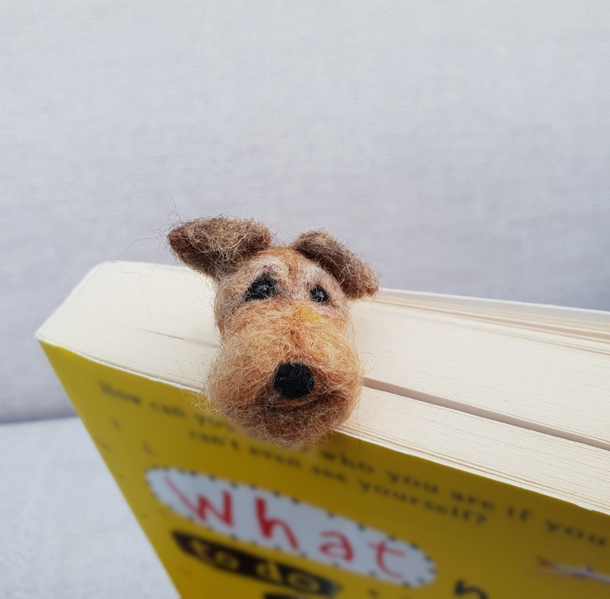 Sharing some Airedale love in the form of a gorgeous bookmark! 
He’d absolutely love to help keep you on the right page.
Thank you ❤️
etsy.me/3KFjWoh
#etsy #airedale #dogsoftwitter #firsttmaster #book #booklover