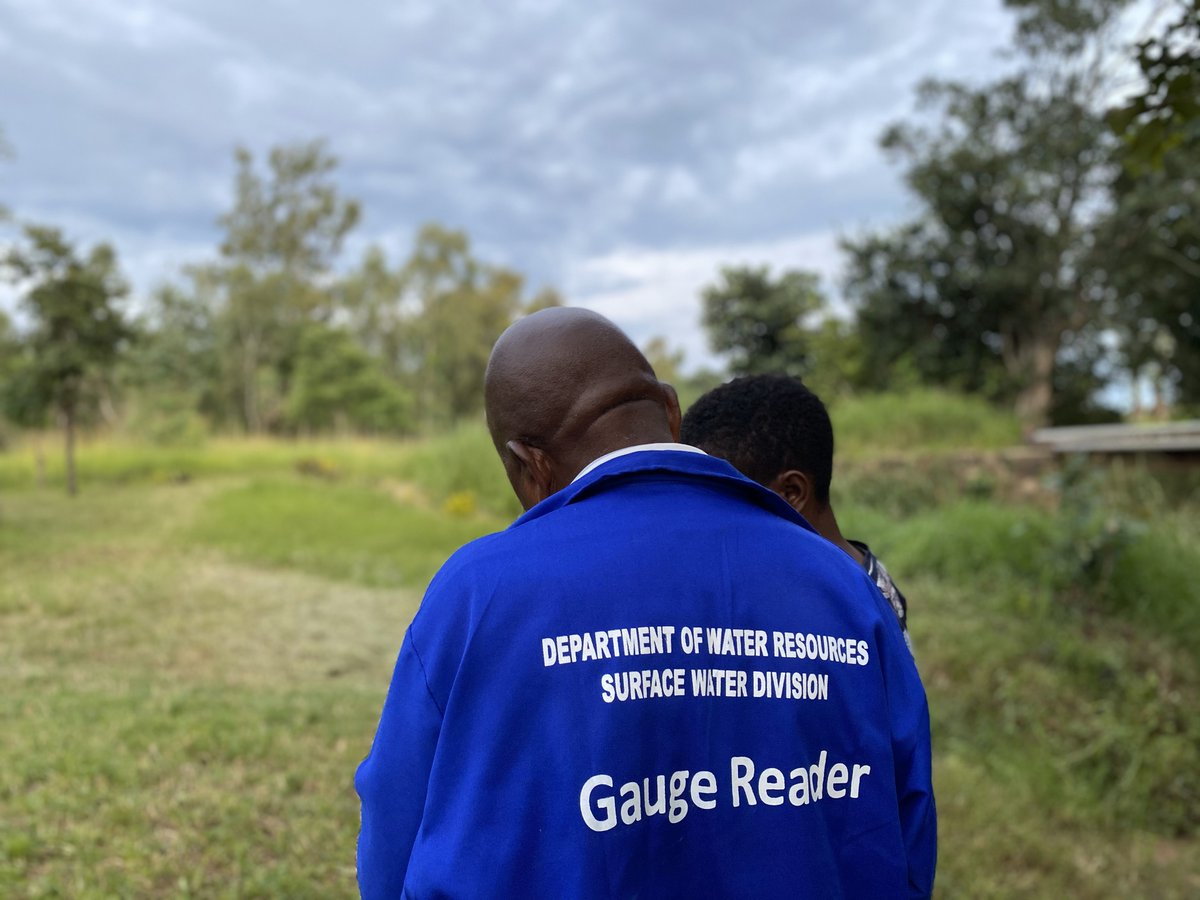WaterinSightno1's tweet photo. River level measurements sent in near real time. Gauge reader Ned Kamange is train by our Thoko Mtewa in the Mchinji District. #waterobservation #earlywarning #communityscince #waterinsight https://t.co/VmGTfSehjz