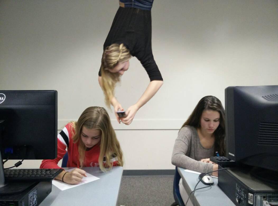 BiIIstenzel's tweet image. when you forget to study for finals