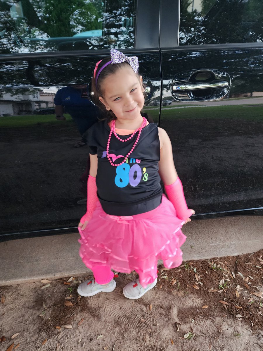 Jessica_Lavon's tweet photo. Ready for Music Monday! @CFISDAndreELC https://t.co/r08yWDcr7Z