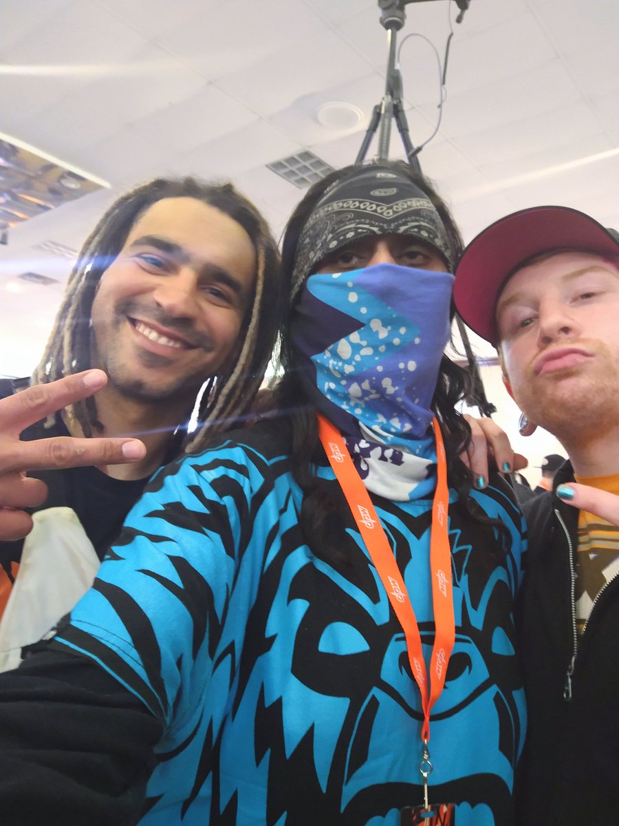RealTMR4Life1's tweet photo. It was such a massive honor to meet @iamtheDangerKid x @HeIsAGGRO , thank u again for taking tha time to talk to me and thanks for being humble , can't wait for u guys to have even more success and thank u so much for tha picture. @MSPistheVIBE #DPWlive2 https://t.co/fNiHwy3T0s