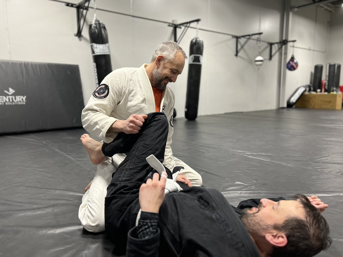 lightningkicks's tweet photo. Start your day off right with LK Jiujitsu - M, W, F at 7:30 am and Early Bird Jiujitsu - M &amp; W at 6 am. https://t.co/6365KrMkA8 https://t.co/uJmFiqJ5Ml
