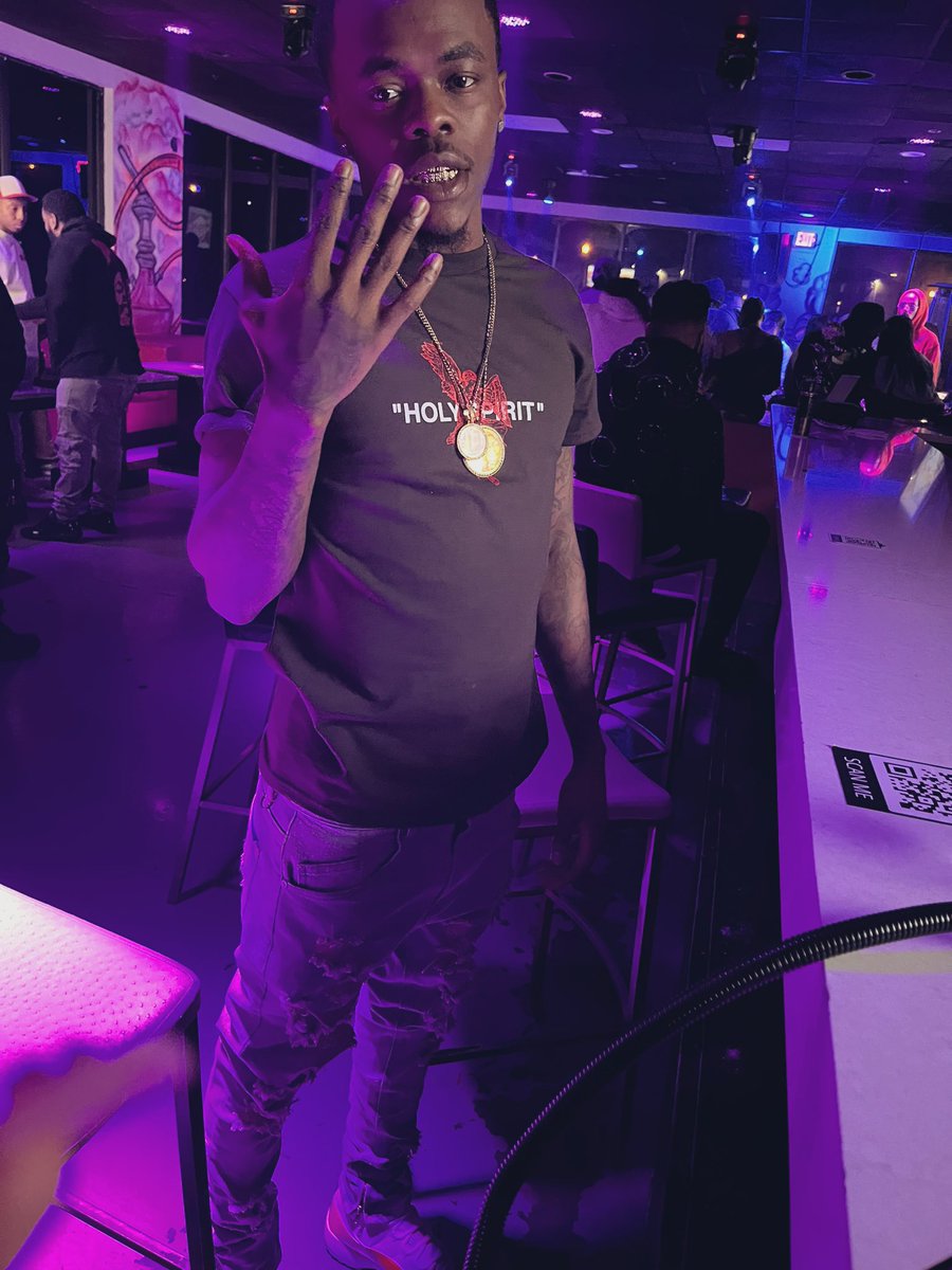 BuckBoyTrell's tweet photo. Buckeye Baby Niggas Abandoned Me Like Joe Dirt 🫡 #JusBlo5Eva✋🏾 #LLMUDDY🤘🏾 https://t.co/QTVs73FusI