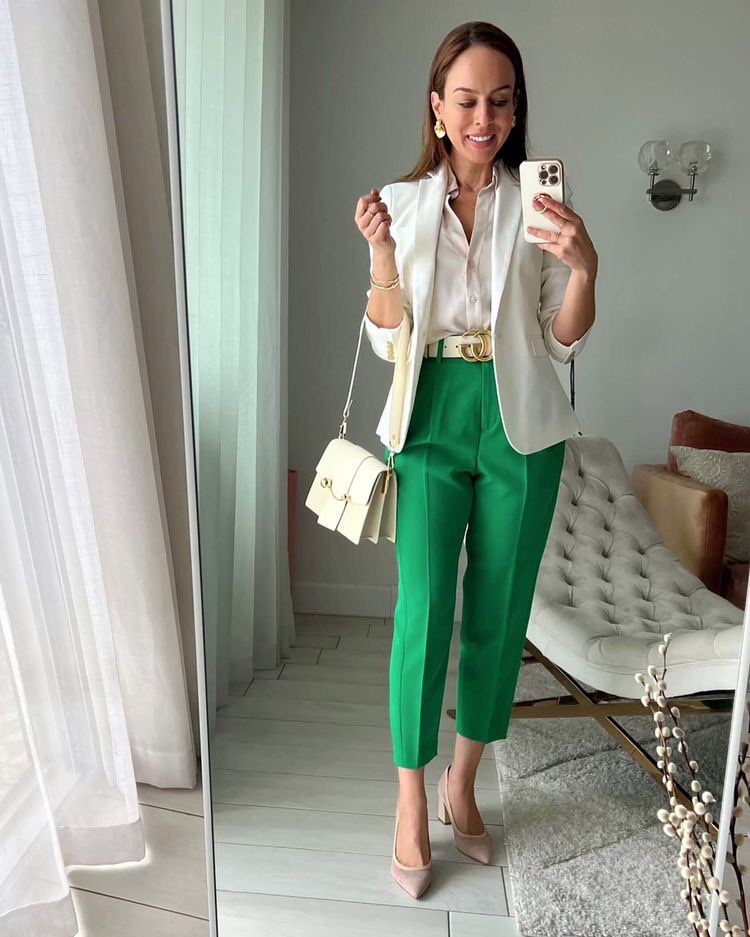 leticiadios's tweet photo. Poste 4 fotos de looks do seu Pinterest que são do seu estilo e você super usaria.

(Saudade de caber nas minhas calças coloridas�� e não, não é a gravidez, antes já não tava cabendo kkkk) https://t.co/4TDae3vJJH