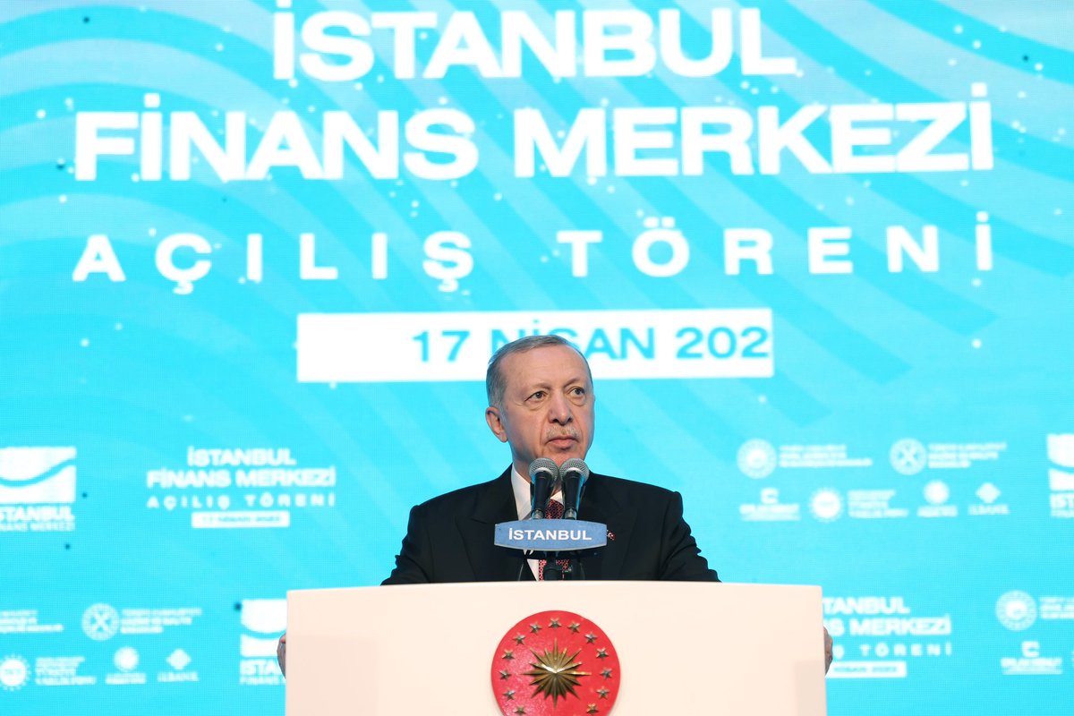 tcbestepe's tweet photo. Cumhurbaşkanı Erdoğan, İstanbul Finans Merkezi Açılış Töreni’ne katıldı https://t.co/7ugy2N9pE4 https://t.co/BlG9XtGwcz