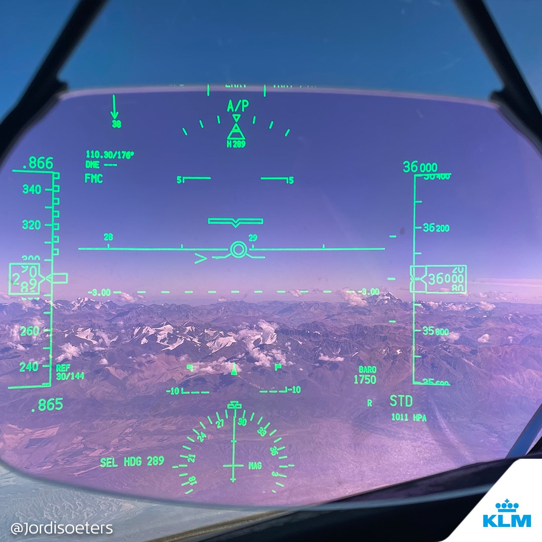 Peakture perfect. #KLM #cockpitview