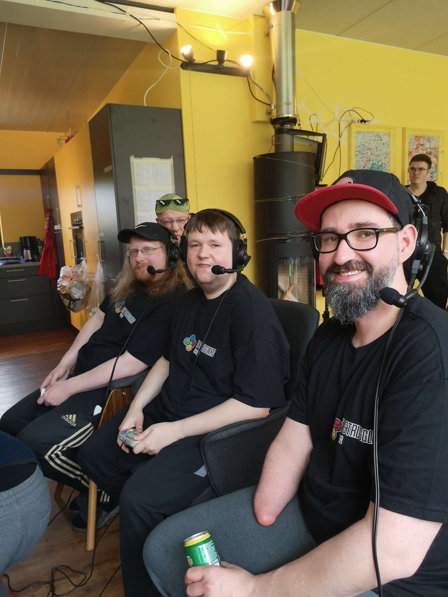 Die Affen sind los! Und zwar bei Donkey Kong Country any% All stages, dieses Jahr als Coop run mit dem guten <a href="/Zockerstui/">ZockerStu</a> und <a href="/Skipsysrl/">Rennyur 📯</a> .
Einfach Affenstark!