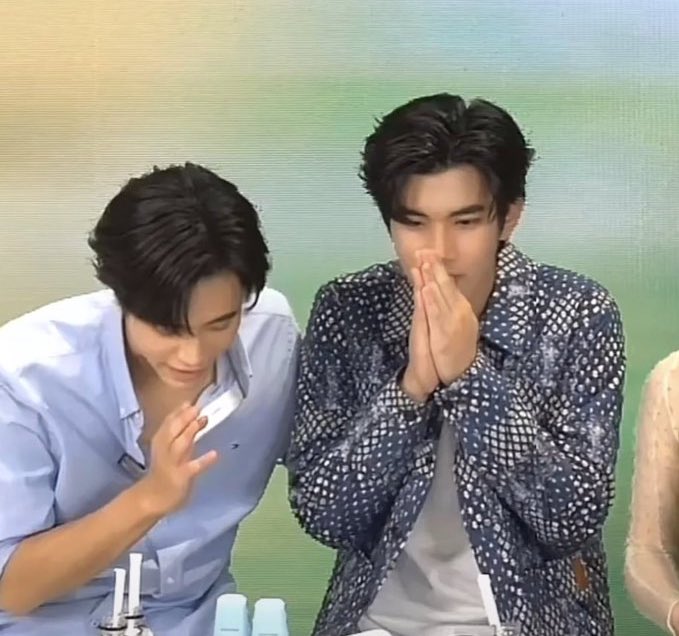 Geminilism's tweet photo. ยกให้เป็นมนุษย์ที่ไหว้ได้น่าสงสารที่สุดในโลก 5555555

#MISTINE抖音超品xGeminiFourth https://t.co/LrahP8TUMI