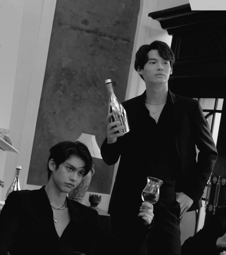 HowUDefineLove's tweet photo. #Thyvin #ธามกวิน #ThymeKavin
《This Too Shall Pass》實體本加筆公開:〈One Day at a Time〉
https://t.co/K2F9P3aLET
對 Kavin 來說,性是享樂,是歡愉,有時也是一種拷問手段。
Bottom!Thyme & 提及 Bottom! Kavin https://t.co/yxKPrmNsst