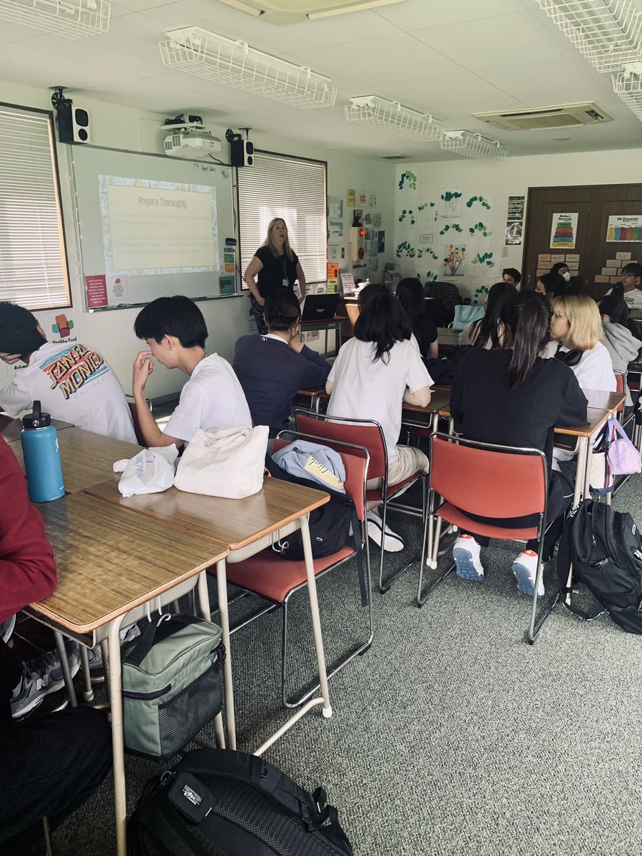 Today our amazing drama teacher gave tips to Grade 9 on public speaking, as they prepare for their Academic & Professional Skills unit presentations. Strengthening our research and communication 💪 #wellbeing #NISinspire #facingchallenges #buildconfidence