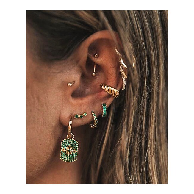 bellaMUMMA's tweet image. stack style ♡

#style #stylecrush #details #monday #mondayinspo #earrings #earstack #styledetails⁣ instagr.am/p/CrIv0Itvfl-/