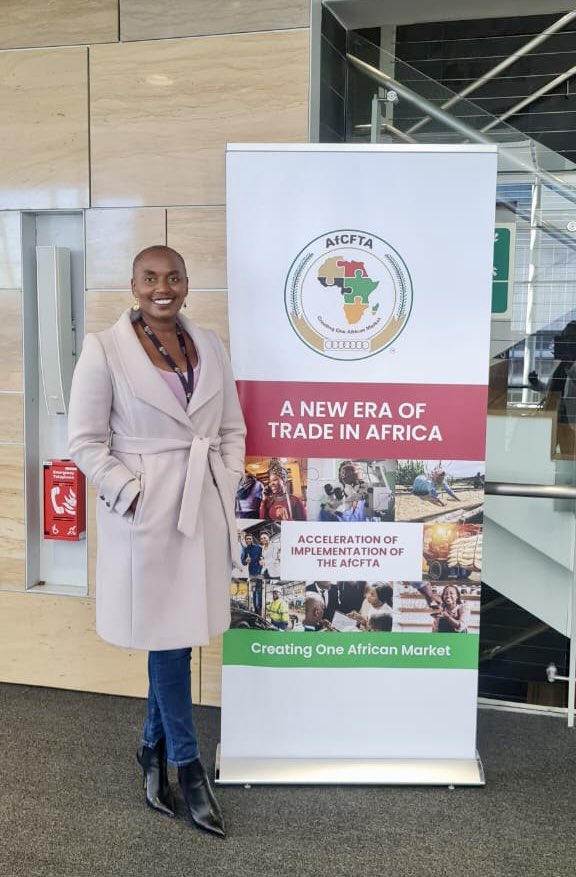 VeniciaGuinot's tweet photo. @CamaraTigui @UNDPAfrica @ahunnaeziakonwa @AfCFTA That moment when 2 #AfricanDOers ๐ @NNteleko & H.E @CamaraTigui ๐ meet at the 2023 @AfCFTA Business Forum in #CapeTown, #SouthAfrica.
Fireworks! ๐ฅ What a time to witness African excellence. Thatโs why we canโt stop! ! @TropicsMagazine @TropicsGroup
#TropicsNetwork https://t.co/Xdx9nTz5nl