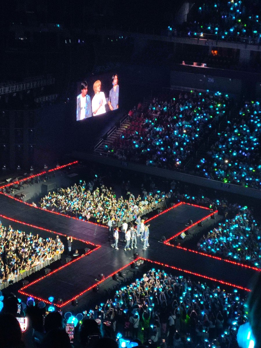 beyaya_tm's tweet photo. It always feels like a dream to be able to see and hear you all in person—a dream from which I never want to wake up. 

Just like what dobby said, I love you not to the world but to the universe, @treasuremembers.

07•29•22 | 04•15•23 https://t.co/TjU9LkFrwr