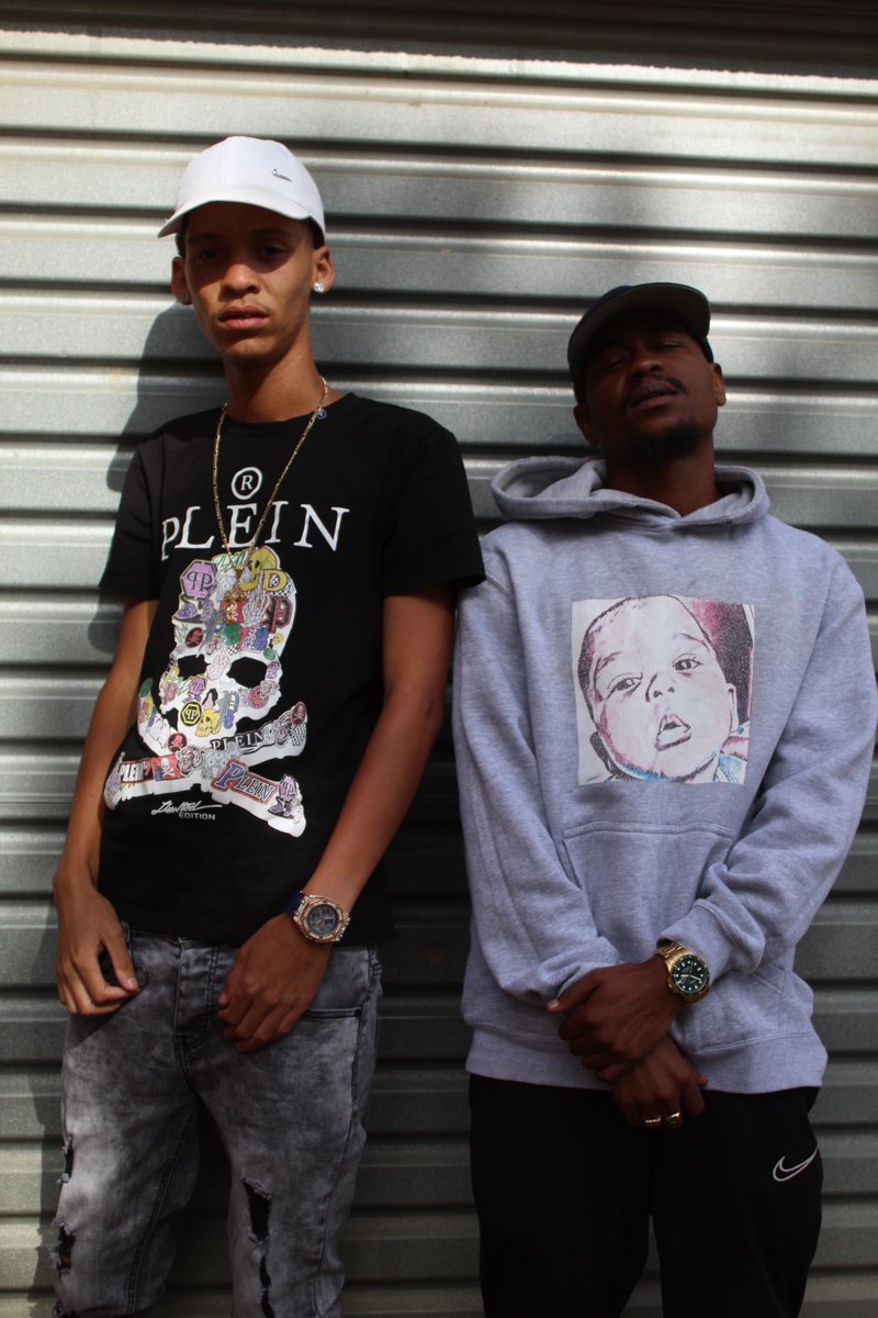 SterkOpad's tweet photo. @Larnie_OGee No time music video behind the scenes shots ft @Eazy_OGee https://t.co/lw64WWYydi