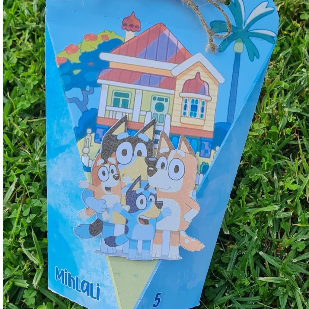 bubbledust_za's tweet photo. A Bluey and Peppa party💙🩷

#peppapig #bluey #peppapigparty #blueyparty #partyprops #pawsome #paw #bespoke #candlesofinstagram #candles #ribbons #backdrop #events #celebrate #dusted #@bubbledust_za #embroidery #bubbledust #promotionalproducts #tshirtprinting #schoollabels #st… https://t.co/GDENR8kARJ