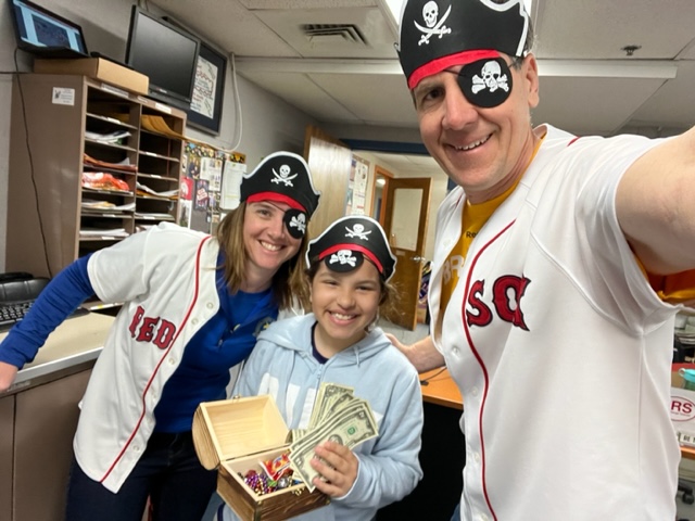 southrangederry's tweet photo. Congratulations, Layla, our 4th Book Blast Treasure Chest winner. Way to go! Families that still want to participate, register at: https://t.co/wV8RIcXqOA.  
The iPad drawing is tomorrow.
To help our students have access to more books, please donate here. https://t.co/jOJSwa5El3 https://t.co/Q54HrlNzXF